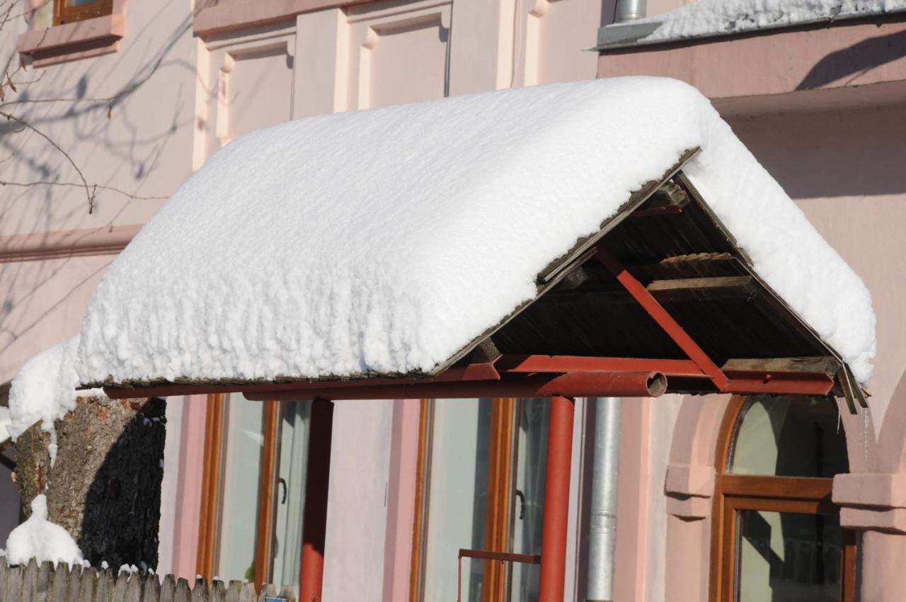 Vila Zia Hotel Корбени Екстериор снимка